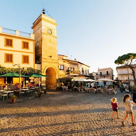 Hébergement de vacances Relax In Piazzetta Casa E Per Vacanze Trevignano Romano